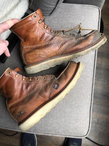 help my crepe soles! i used the magic eraser and kiwi saddle soap. top boot is left untouched bottom boot is somewhat clean but has a yellow tint to is now. how to i make it white again?