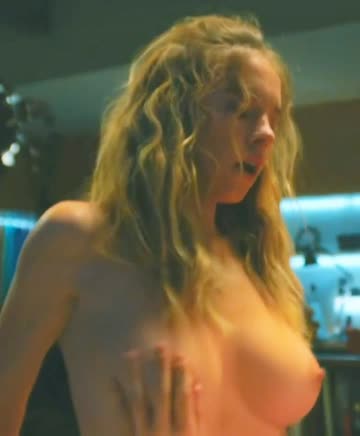 imagine getting paid to grab sydney sweeney's tits.