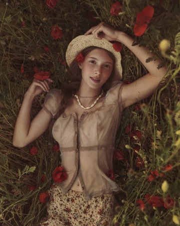 girl in the poppy field by david dubnitskiy