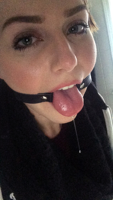 that's right, stick out that tongue