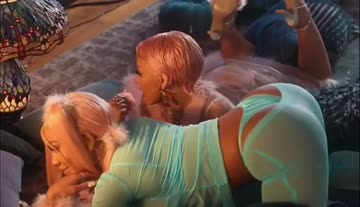 speaking of saweetie, y’all hittin? 🧐