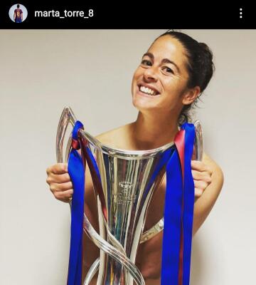 marta( barcelona women) nude pic with the trophy