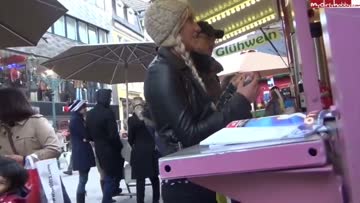 cum covered walking and stall ordering at christmas market