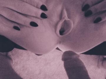 starting to gape that little pussy.