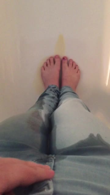 pov: wetting her jeans in the tub
