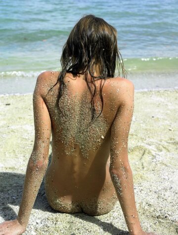 that feeling after a long time without going to the beach, you wanna roll wet in the sand (luba or nadja shumeyko)