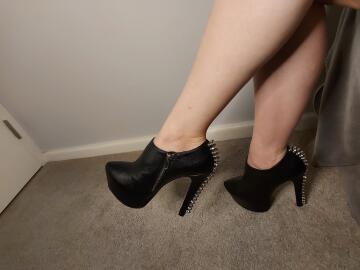 heels with spikes are my favorite 😍