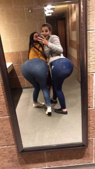 booty sisters