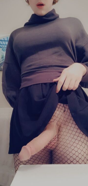 hi i'm your new gf what would you like~?