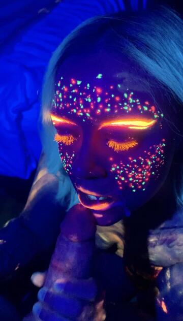 [oc] [f] (video still) honestly i thought the cum would glow more😅