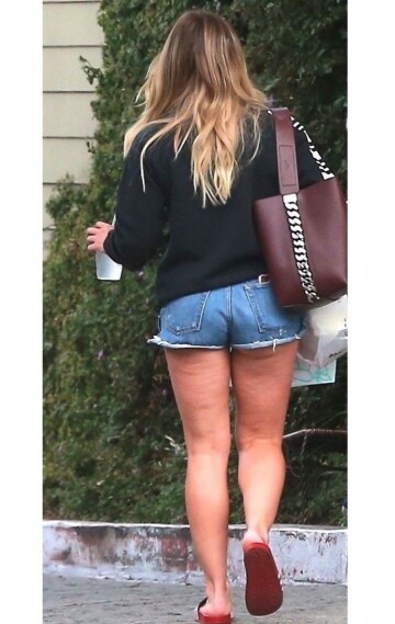 hilary duff great thighs too