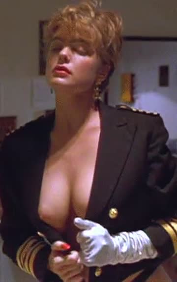 erika eleniak
