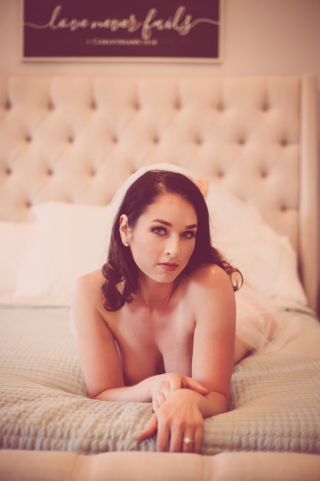 sexy bride amanda shows it all in amazing nude boudoir shoot (album in comments)