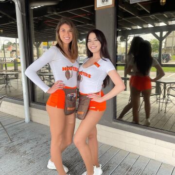 hooters girl with ripped tights