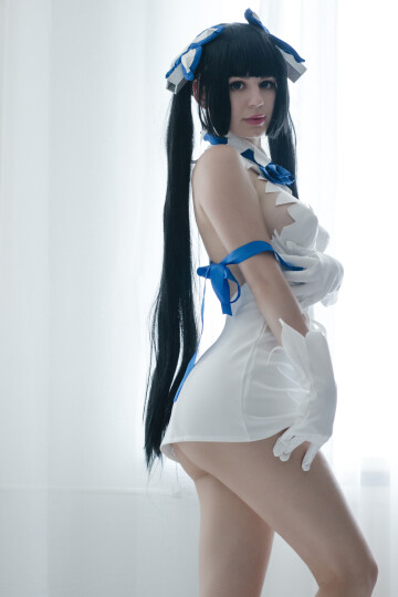hestia from [danmachi] by (kanra_cosplay)