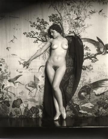 ziegfeld girl naomi johnson by alfred cheney johnston, 1920s