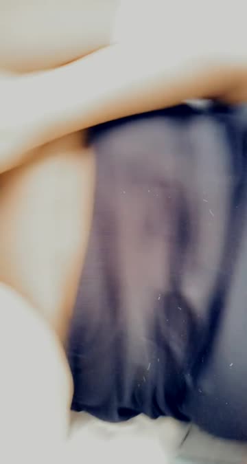 i get sooo horny as soon as hubby leaves.... please cum over??🥵[oc][f]