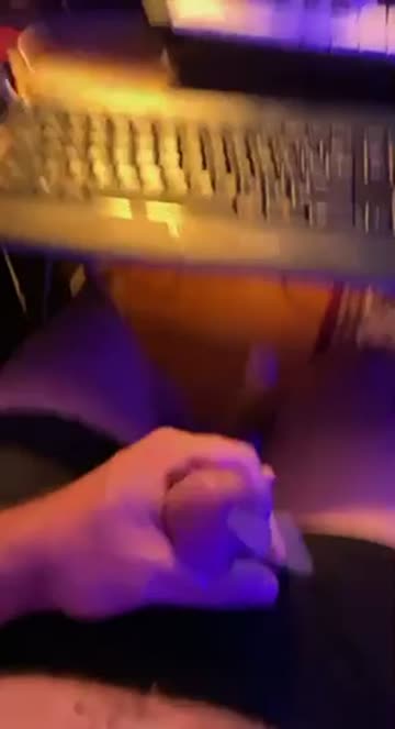 my bf cumming while watching me get fucked on video! can’t wait to make him many more 👅