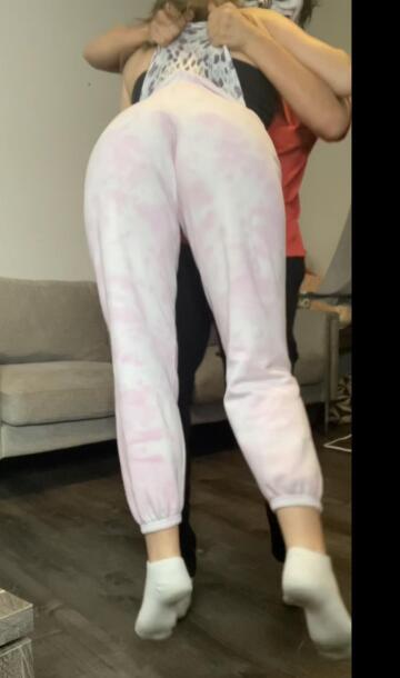 clyde knows how to sweep me off my feet😋