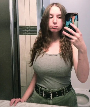 busty grunge girl