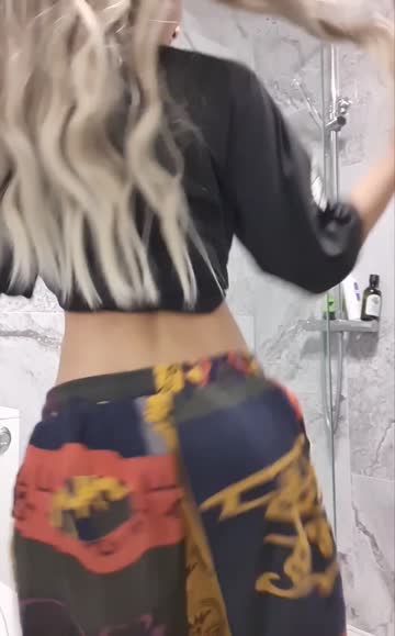 would you like a latina girl twerking on your cock?