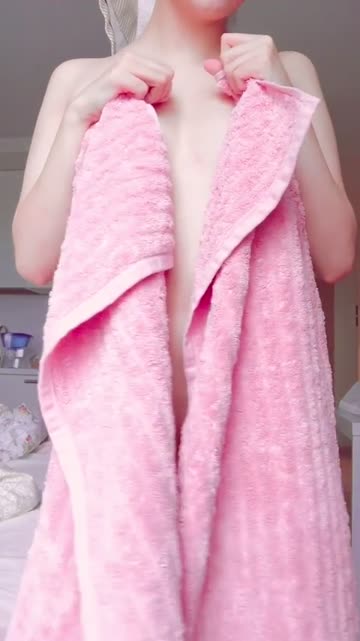 just got out of the shower 💕 you wanna see?? nahhh …unless😏