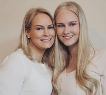 blonde mom & daughter