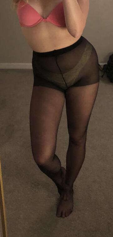 [selling] flight attendant pantyhose & panties worn on trips. $45! message me 🥰 [kik] shannon.stew ✈️