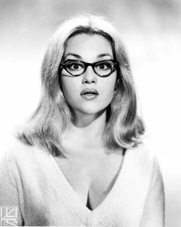 madeline kahn, 1976. born today in 1942, died 1999.