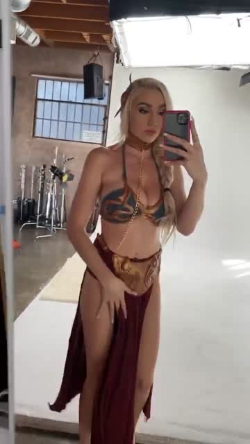 sigh... here we go fapping to princess leia cosplay again 😊 😊 😊