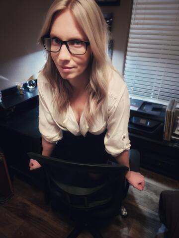 should i be your secretary?