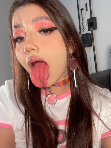 gimme more cum on my tongue please 💕