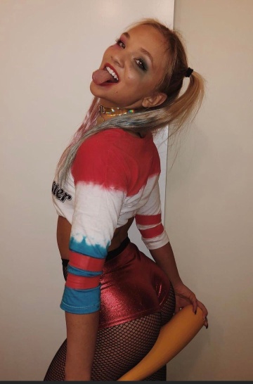 julia hart as harley quinn