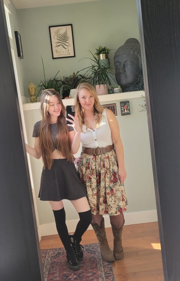 going out to brunch with my mama! don't we look cute?