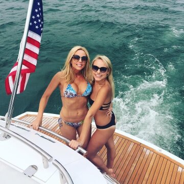i'd love to take a cruise with this mother/daughter combo