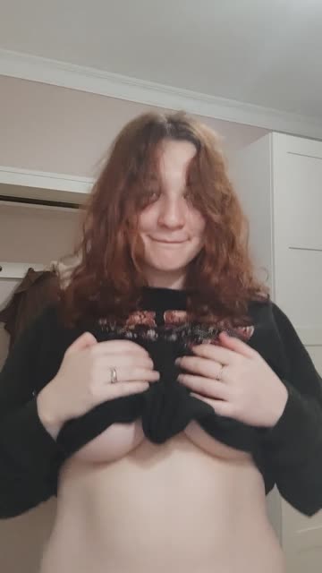 i love flashing my tits