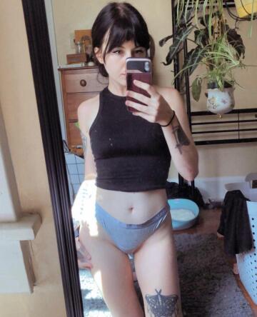 your local horny emo girl 🥰