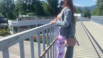 i just wanted to show as many drivers my tits as possible