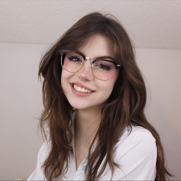 hannah kabel [glasses friday]