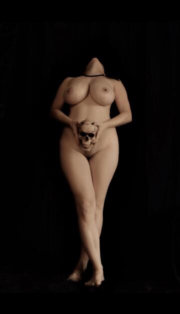 it’s almost halloween 💀