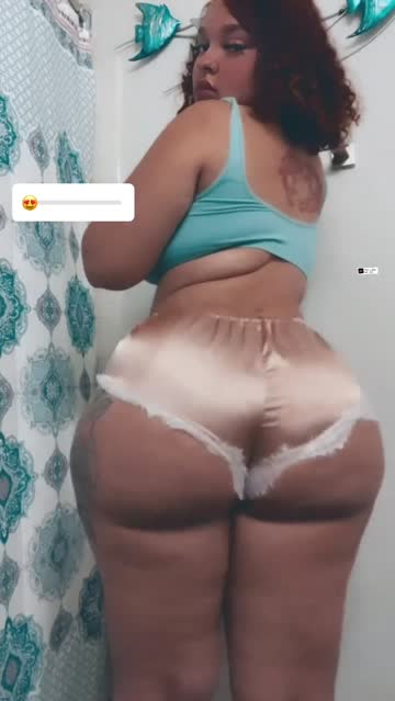 omg 😳…. just wait till you see the back 😩🥴🤦🏾‍♂️😍🍑🔥