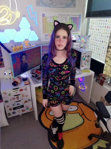 cat girl is out of this world 👩‍🚀🐱
