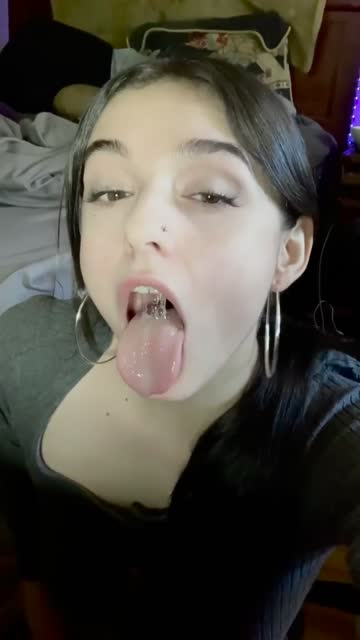 shiny tongue ✨ [oc]
