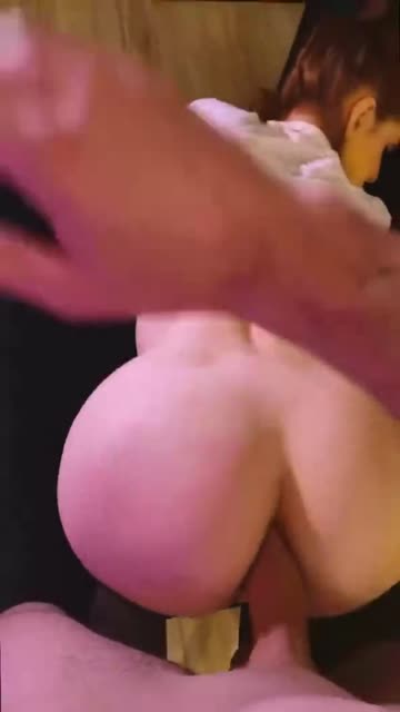 i wish i had a big butt like this to squeeze his hard cock
