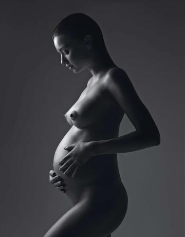 pregnant miranda kerr
