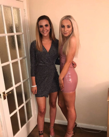 serious legs on the blonde