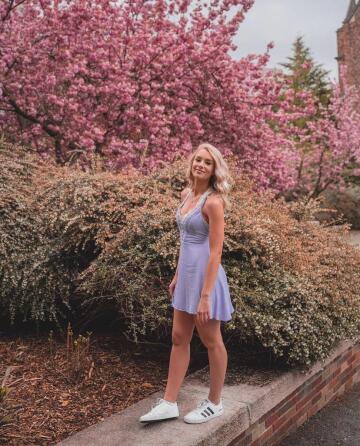 let’s travel back to april for this pretty spring dress 🥰