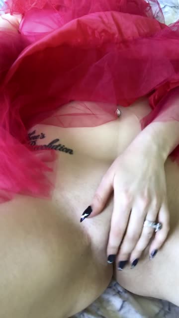 my halloween party just ended, come lie down with me now [f]