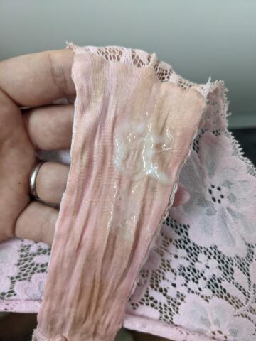 2 day sticky mess. [selling] available now to ship