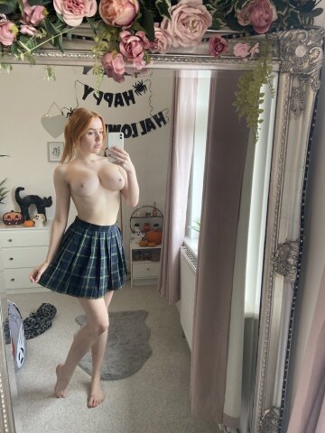 scarlett jones - schoolgirl skirt